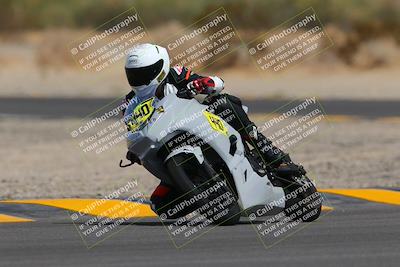 media/Sep-11-2022-SoCal Trackdays (Sun) [[81b7e951af]]/Turn 5 (1110am)/